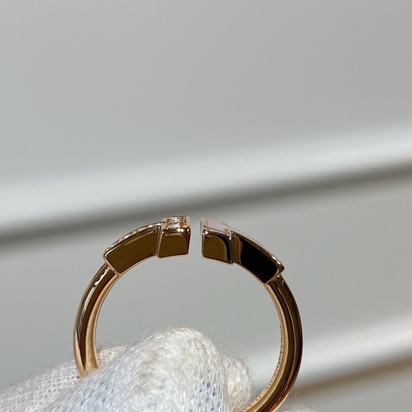 ティファニーアクセサリー着用イメージ